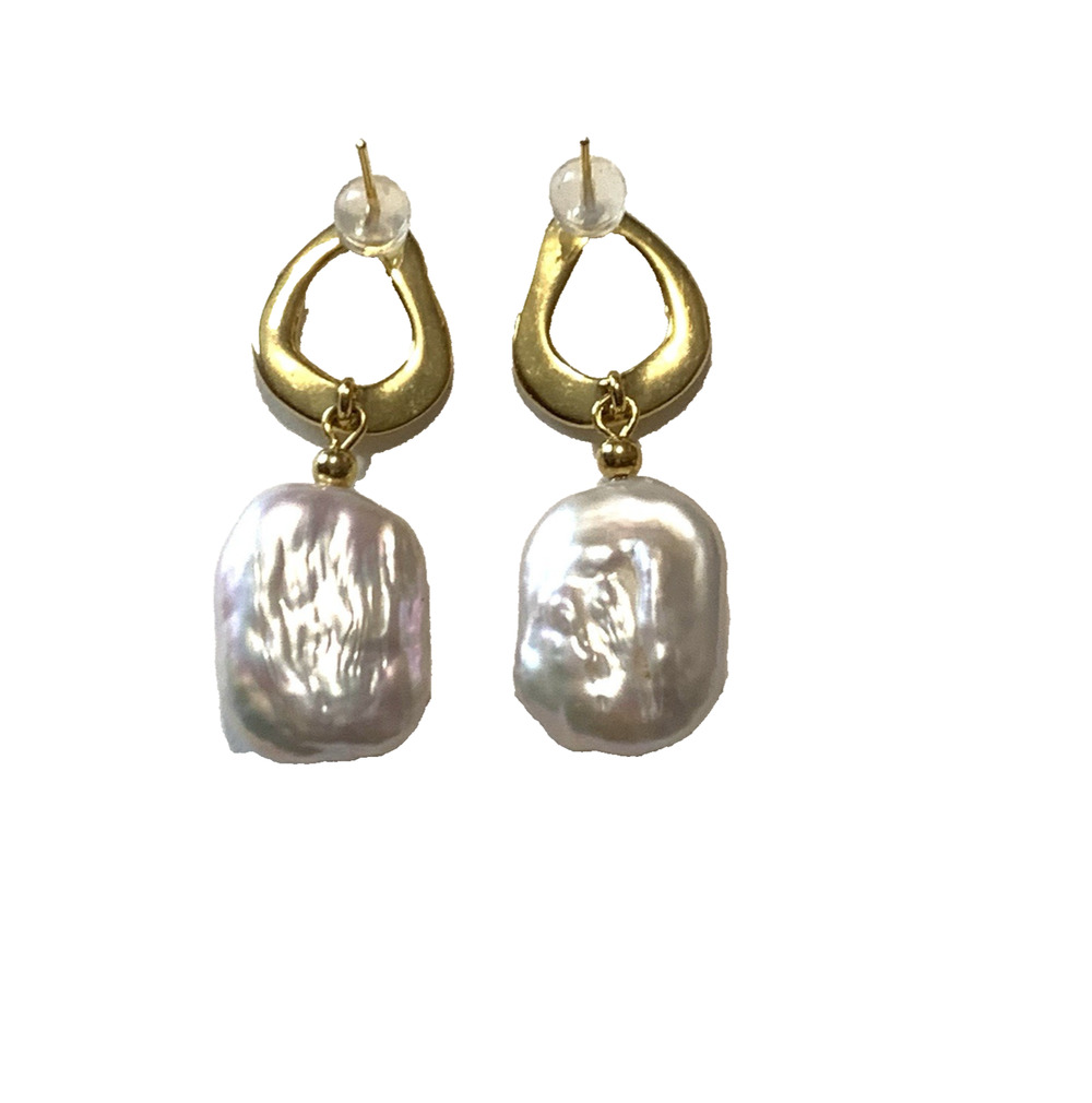 Y2K White Baroque Pearl Gold Tone Sculptural Organic Dangle Earrings Signed